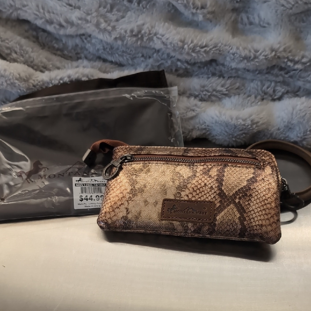 Montana west gold snakeskin clutch